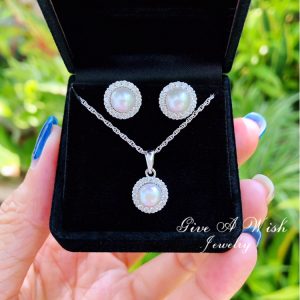 Classic Pearl Set