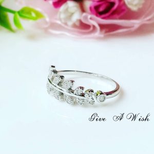 Lucky Olive Leaves Ring