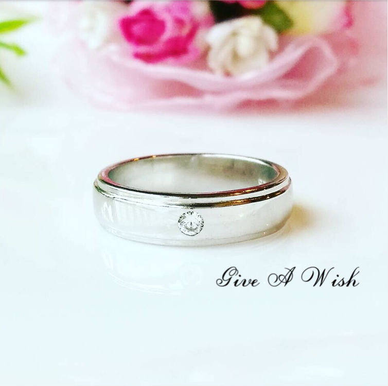 Classic Love Ring