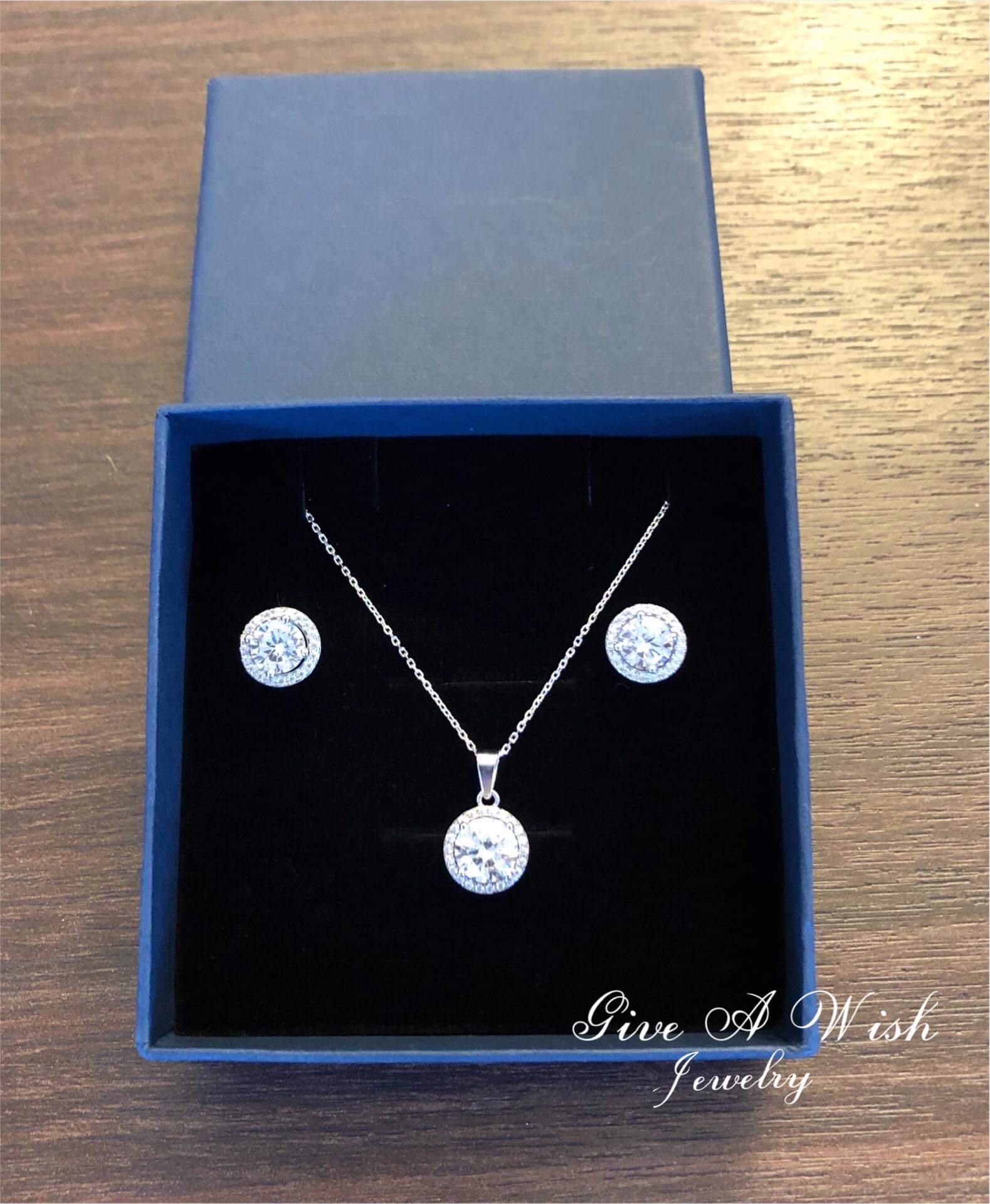 Classic Diamond Set