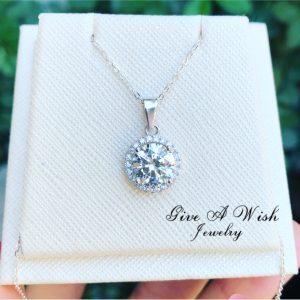 Classic Diamond Necklace