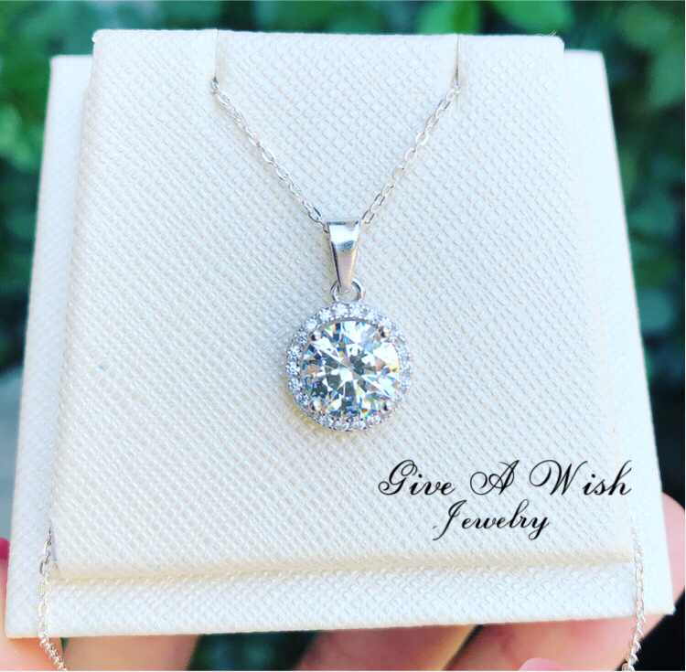 Classic Diamond Necklace